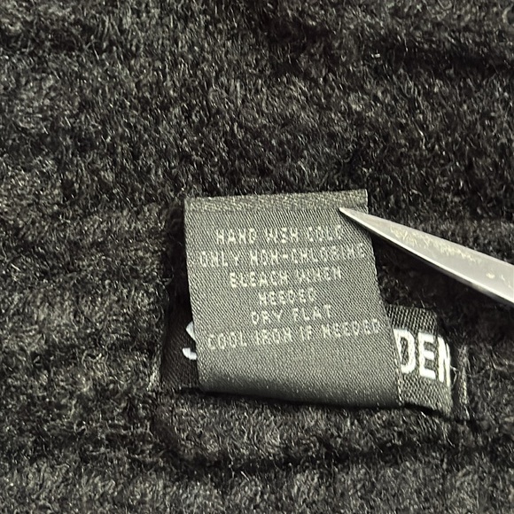 STEVE MADDEN BLACK BUCKET HAT Cable Knit 
One size - Picture 4 of 11